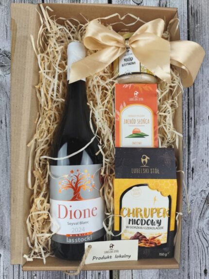 Wnętrze Zestawu Prezentowego "Dione" - wino, chrupki miodowe, herbata, miód | Lubelski Stół